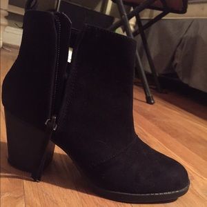 Steve Madden bootie