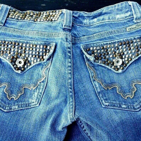 MISS ME ~ Size 26x32 *** BEAUTIFUL STUDDED Jeans