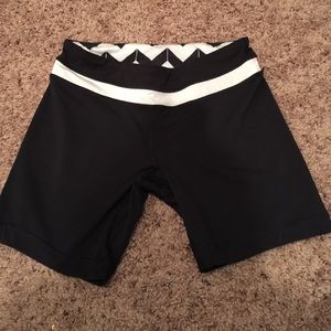 Black and white lululemon shortstop BNWOT. P