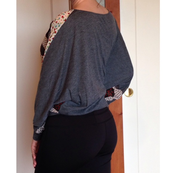 ❌SOLD❌ Sheer-Front Pattern-Block Blouse - Picture 3 of 3