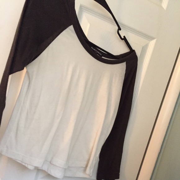 Brandy Melville Tops - Brandy tee