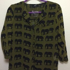 NWT unique elephant print top excellent quality