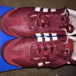 Burgundy Samoas (Adidas)  Size: 7.5 Men