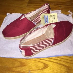 TOMS red shoe