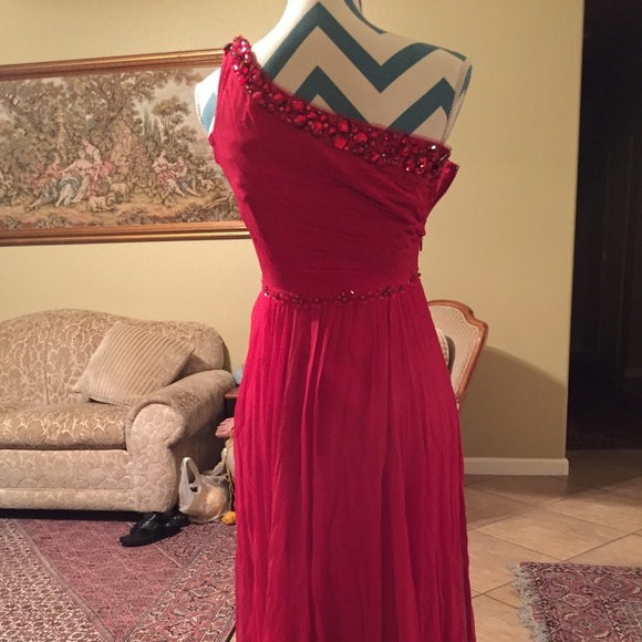 Red Dress - Picture 2 of 3