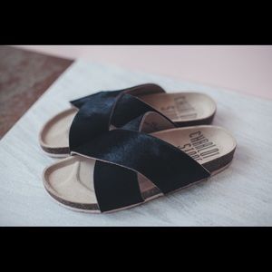 Charlotte stone Luke sandal black criss cross