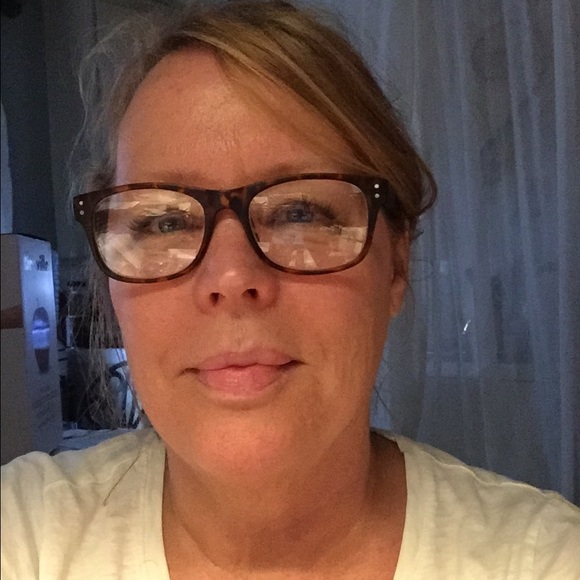 Meet your Posher, Polly - Picture 4 of 5