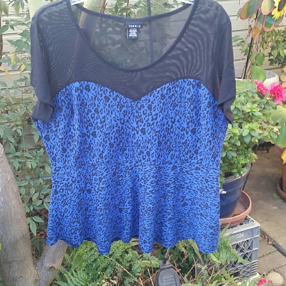 Black and blue leopard peplum top