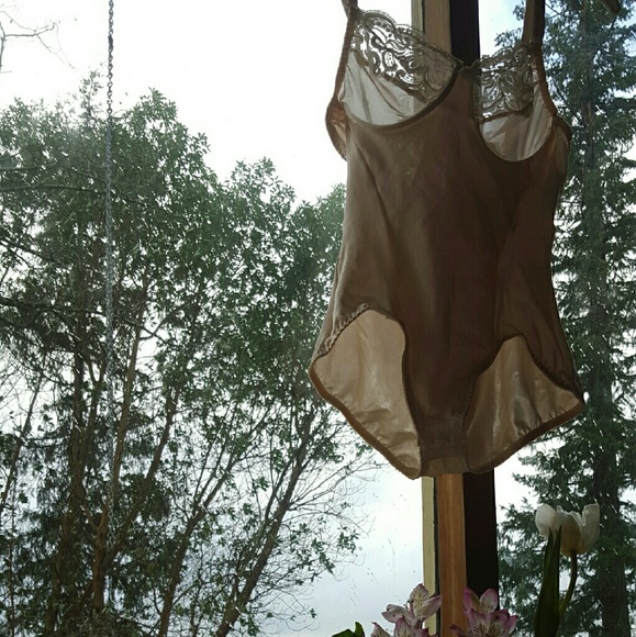 Price drop!!! Vintage shape wear teddy