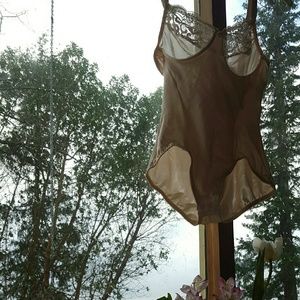 Price drop!!! Vintage shape wear teddy