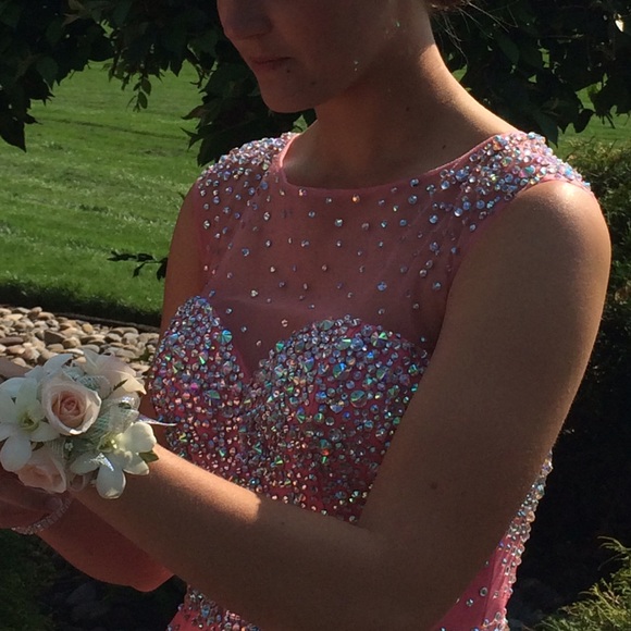 Tony Bowls Prom Dress - Picture 2 of 4