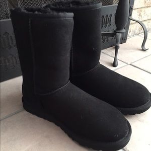 Classic short Ugg boots