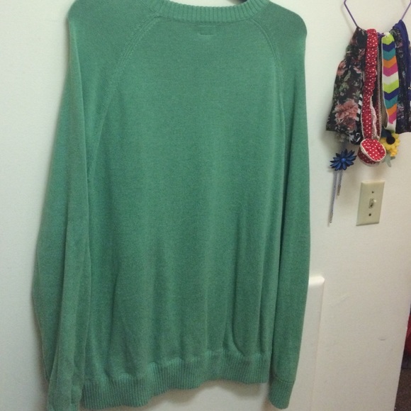 Green sweater - Picture 3 of 4