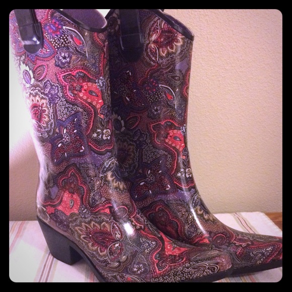 Shoes - Paisley rainboots