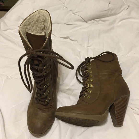 Winter heel boots