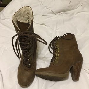 Winter heel boots