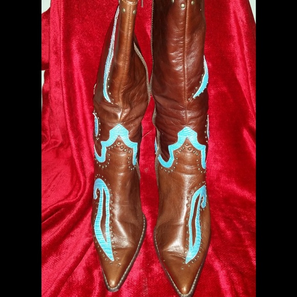 Dollhouse Western-styled boot size 9
