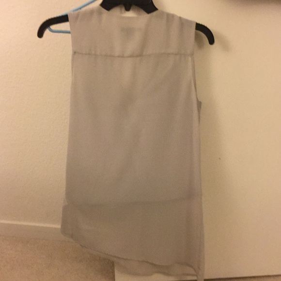 Sleeveless grey chiffon blouse - Picture 2 of 2