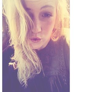 Meet your Posher, Calissa