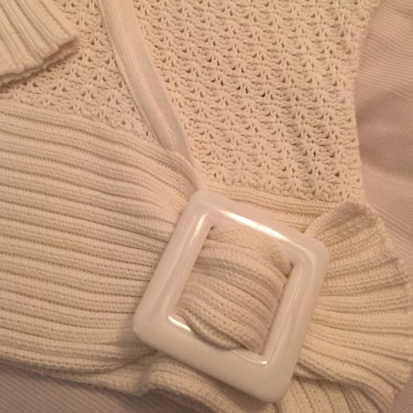 ✨SALE✨Gorgeous Cache Cream Sweater - Picture 3 of 4