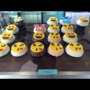 Meet your Posher, Bee