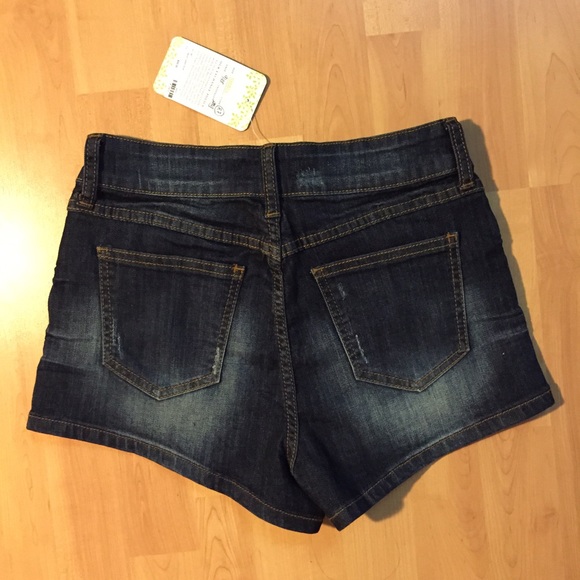 High waisted shorts NWT - Picture 3 of 3