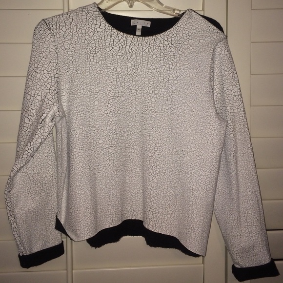 Cracked long sleeve top