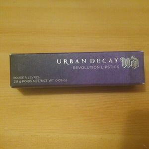 Urban Decay Revolution Lipstick in Catfight