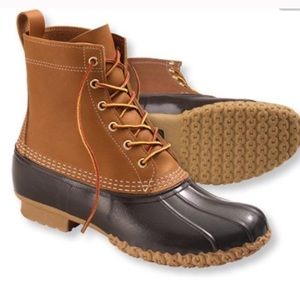ISO these bean boots size 6/7 NOT SELLING