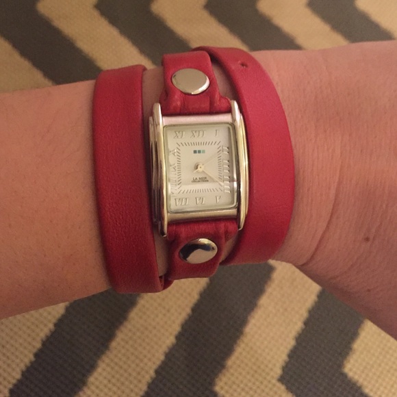 Red leather La Mer Timepiece