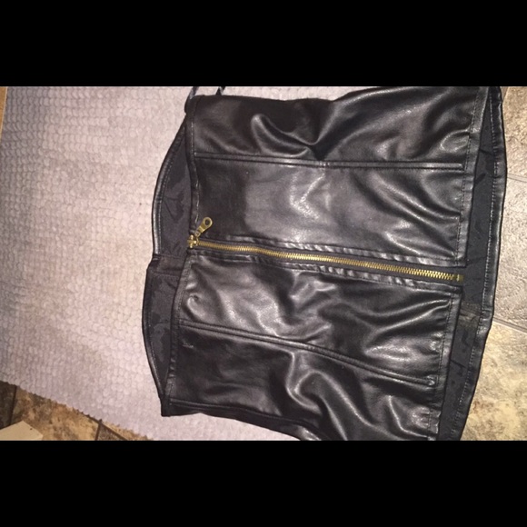 Black corset - Picture 2 of 3