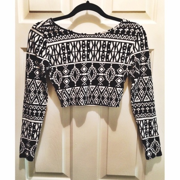 Forever 21 long sleeve crop top - Picture 2 of 5