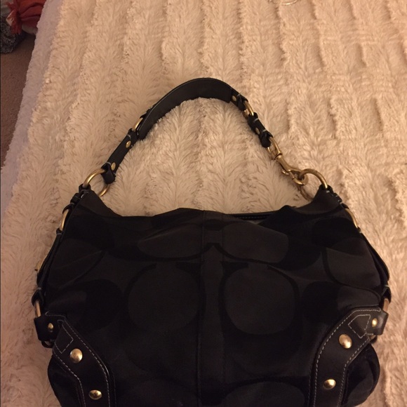 ALL BLACK SIGNATURE COACH BAG