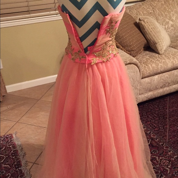 Dress - Picture 2 of 4