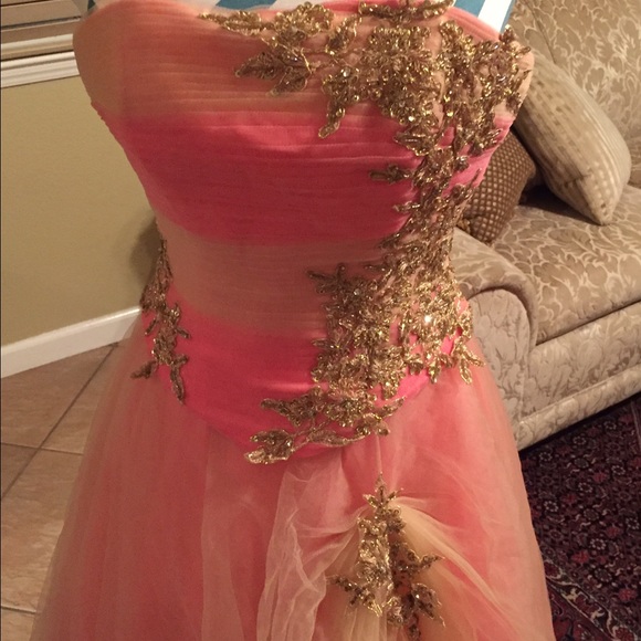 Dress - Picture 3 of 4