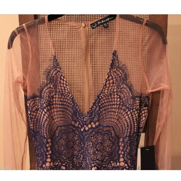 🚫SOLD ON TRADSEY🚫For love and lemons dress - Picture 3 of 4