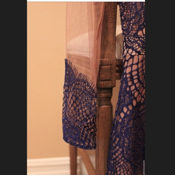 🚫SOLD ON TRADSEY🚫For love and lemons dress - Picture 4 of 4