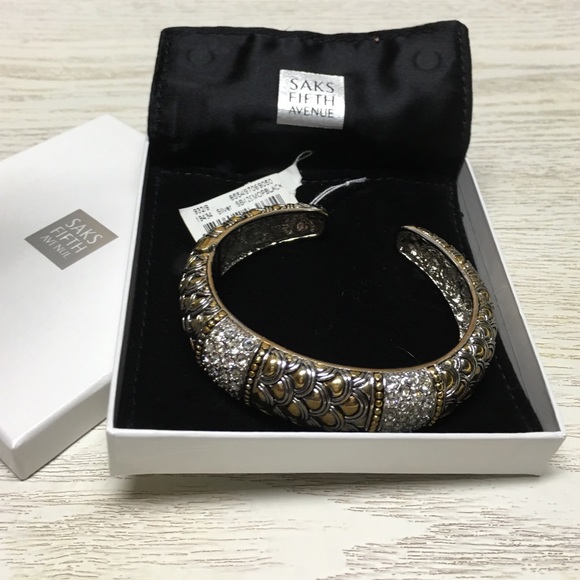 Y2K Bangle w scallop detail & crystal Saks Fifth Ave - Picture 3 of 4