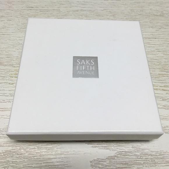 Y2K Bangle w scallop detail & crystal Saks Fifth Ave - Picture 4 of 4