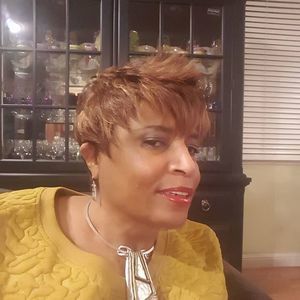 Meet your Posher, Constance