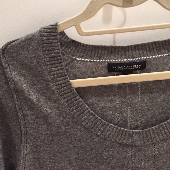 Y2K Banana Republic grey crew neck sweater - Picture 4 of 4