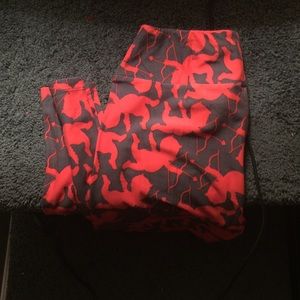 Nwot lularoe Cupid leggings grey and red soft