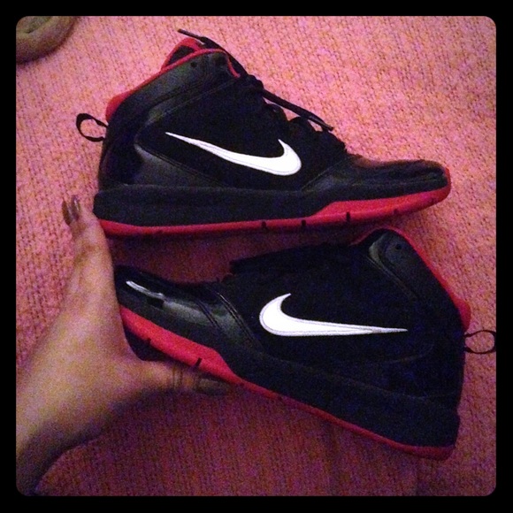 Black, red & white nike basketball shoes