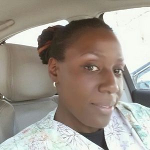 Meet your Posher, Desiree