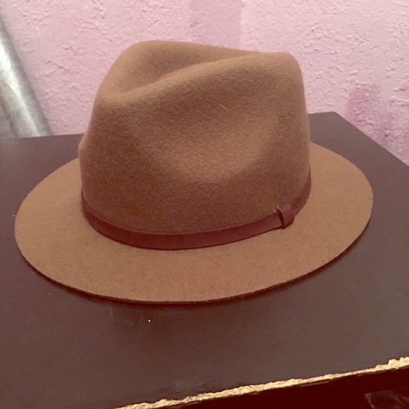 Women's brown hat