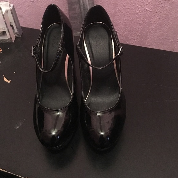 BRAND NEW BLACK MARY JANE PLATFORM HEELS