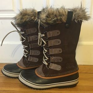 Brown/Black Sorel Joan of Artic boots