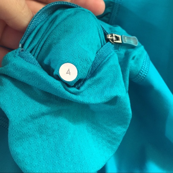 Lululemon Workout Tank in Turquoise - Picture 3 of 3