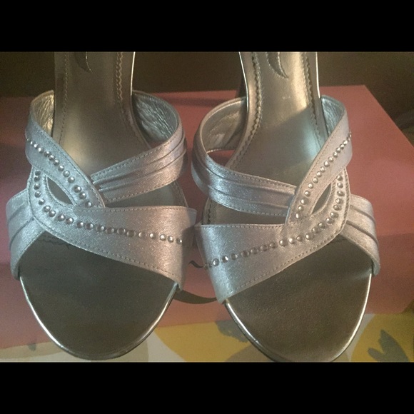 Nina Heels - Picture 3 of 4