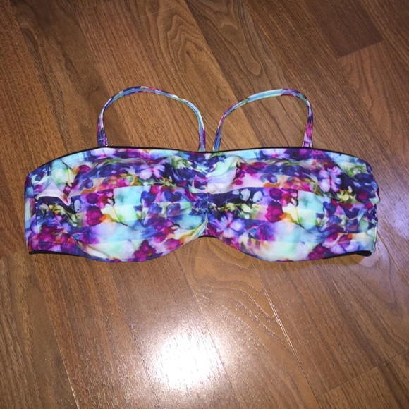 Athleta bikini top size 34D/DD